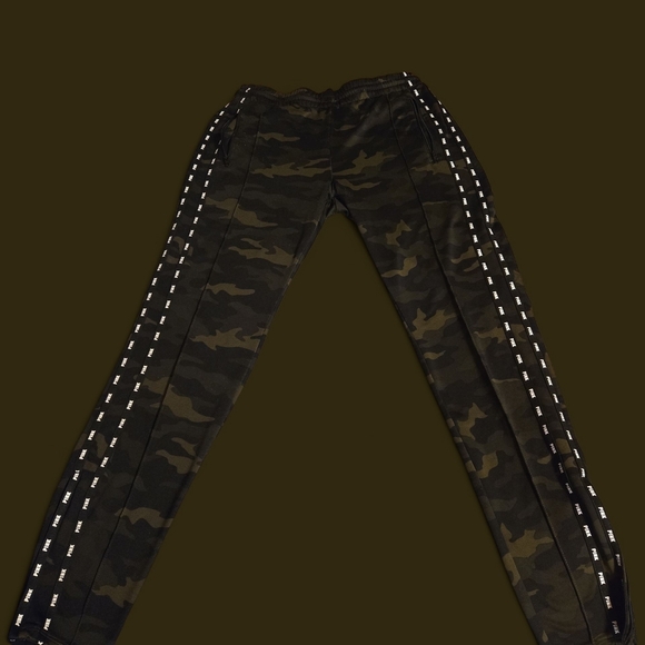 Victoria's Secret Camo Leggings with Side Stripe - Picture 1 of 3